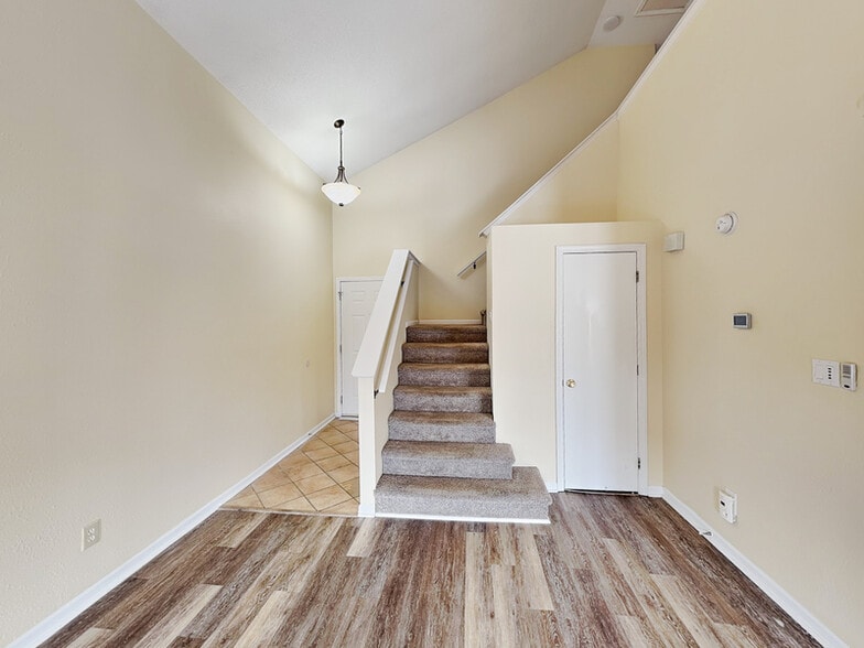 Building Photo - 385 Kimbrough Dr