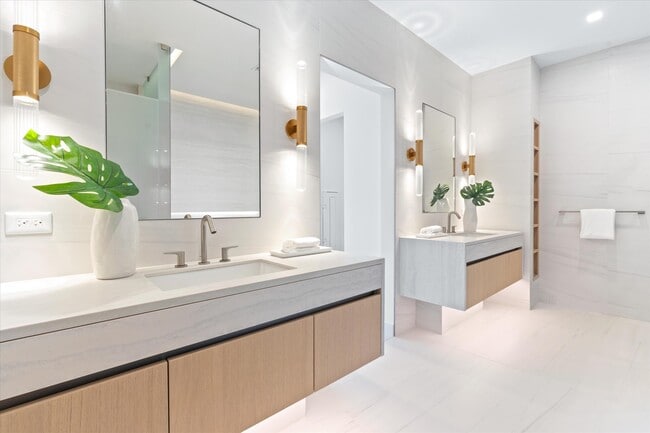 Building Photo - 900 N Ocean Blvd