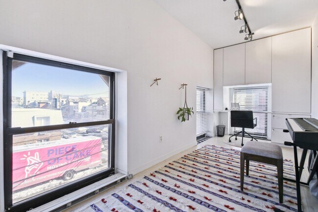 Building Photo - 464 Central Ave