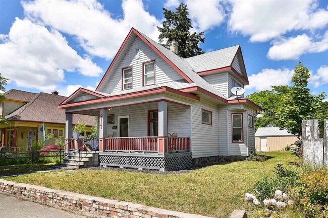 Building Photo - Inviting 4 Bed, 2 Bath in GU District! (GU Off-Campus Housing - Preleasing for June 2026)