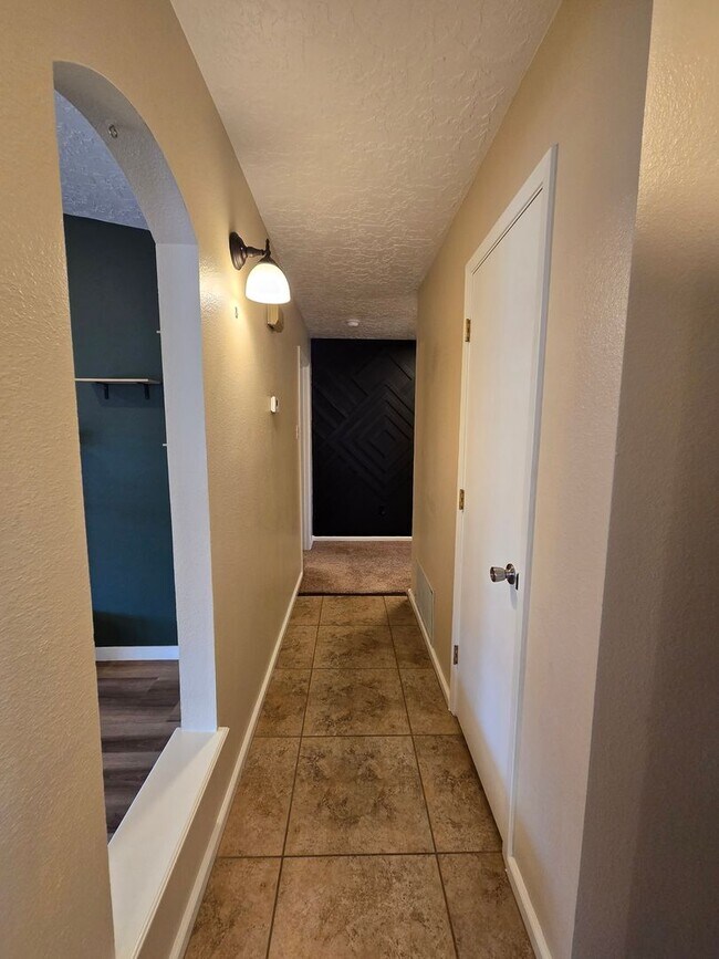 Building Photo - 309 Chanticleer Pl