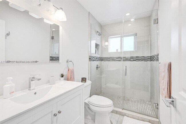 Building Photo - 1102 Meadow Lark Ave