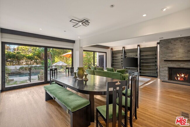 Building Photo - 215 S Anita Ave