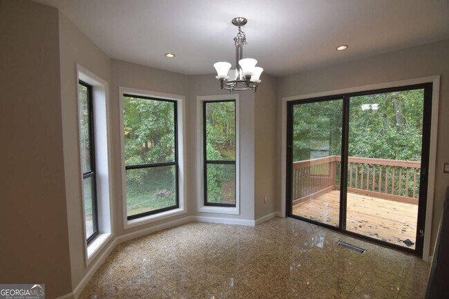 Building Photo - 3765 Cochran Lake Rd