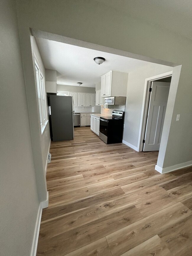 Building Photo - 3 bedroom, 1 bath house for rent right by Kittrell Elementary School!