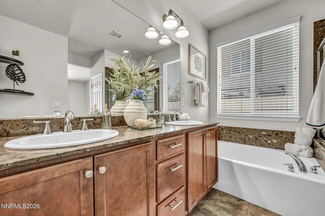 Building Photo - 10740 Cedar Rock Dr