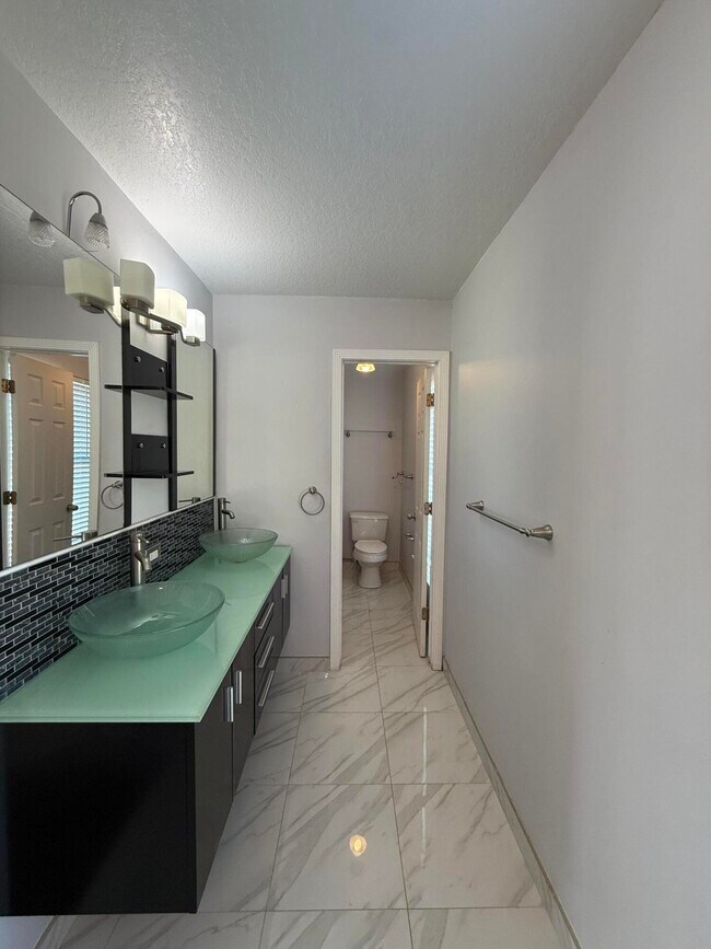 Building Photo - 1925 SW Libra Ln