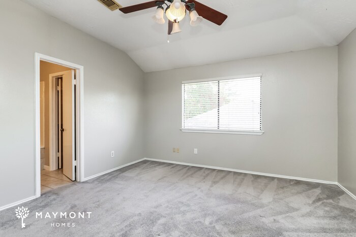 Building Photo - 2024 Northampton Dr