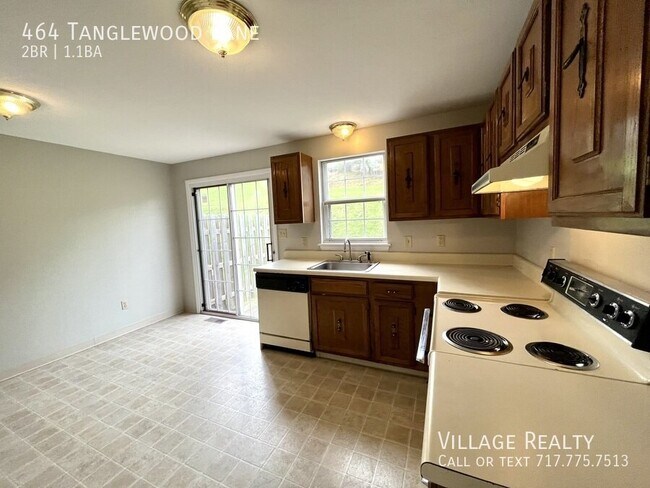 Building Photo - 464 Tanglewood Ln