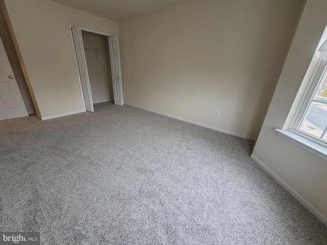 Building Photo - 8730 Phipps Farm Way