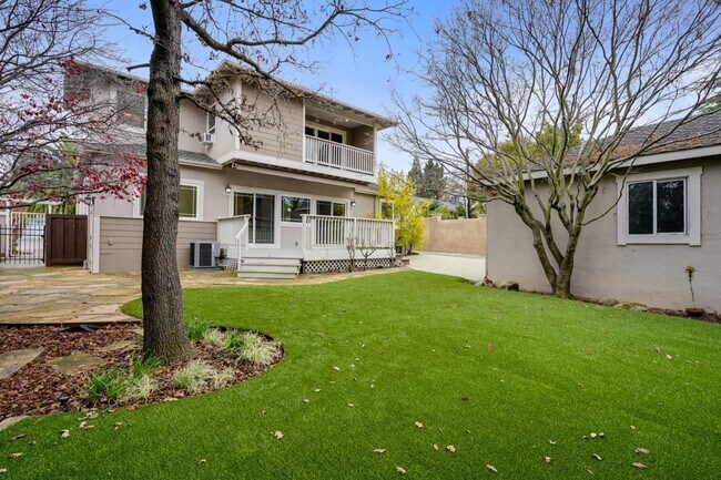 Building Photo - 1262 Edgewood Rd