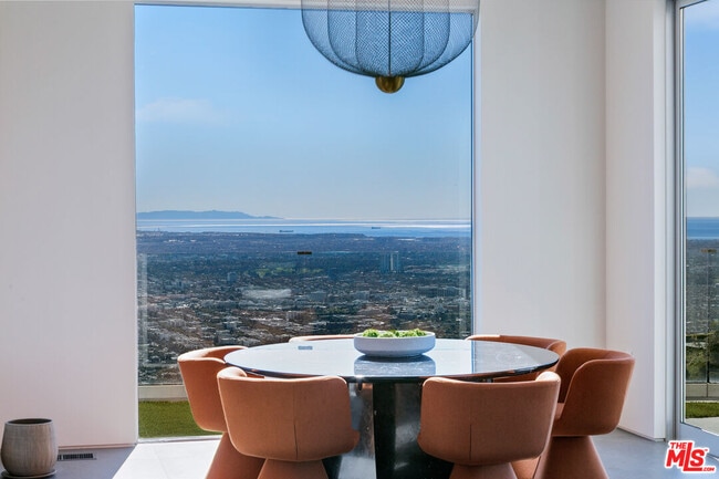 Building Photo - 2020 Cyprean Dr