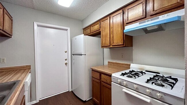 Building Photo - 506 Willowbend Cove