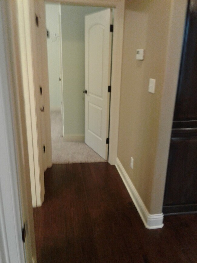 Building Photo - ** BEAUTIFUL 3/2 HOME IN TIBURON **