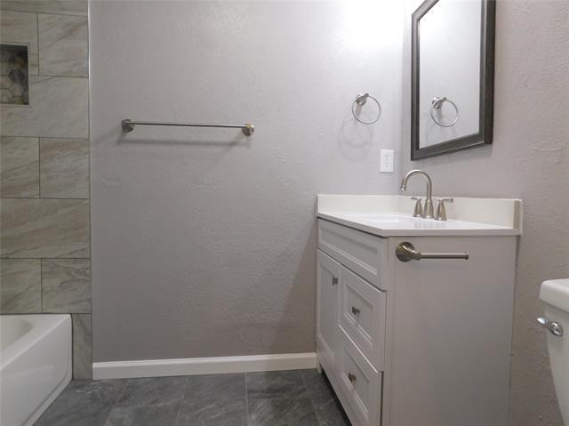 Building Photo - 1524 Carnation Dr