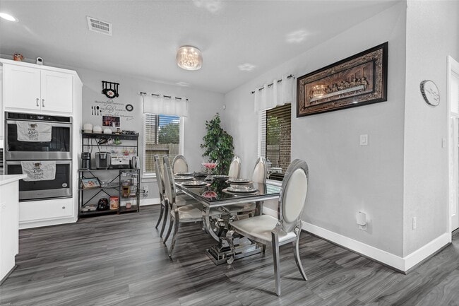 Building Photo - 2512 Ravenna Ct