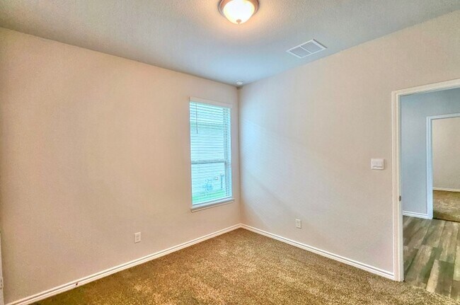 Building Photo - 919 Toledo Bend Dr