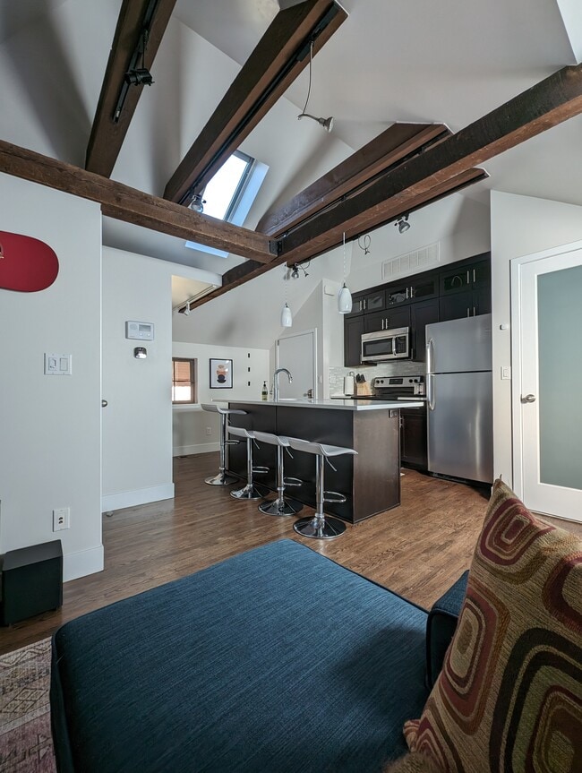 Building Photo - 1044 N Pennsylvania St