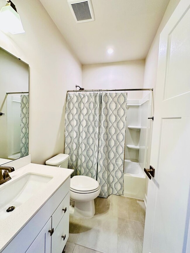 Building Photo - 4023 Purple Flora Bnd