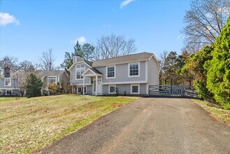 Building Photo - Available Now – Renovated 5BR / 3BA Home in Quiet Sterling Cul-de-Sac