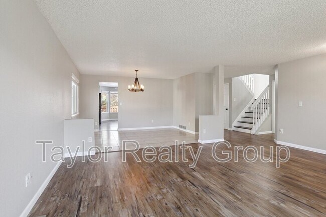 Building Photo - 13324 Umatilla St