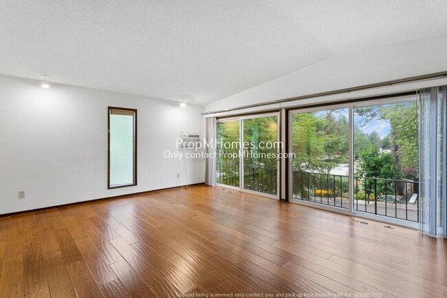 Building Photo - Spacious Elegance: A Four-Bedroom Retreat in the Heart of Palisades!