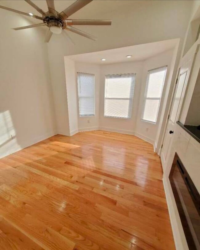 Building Photo - 5425 Catharine St