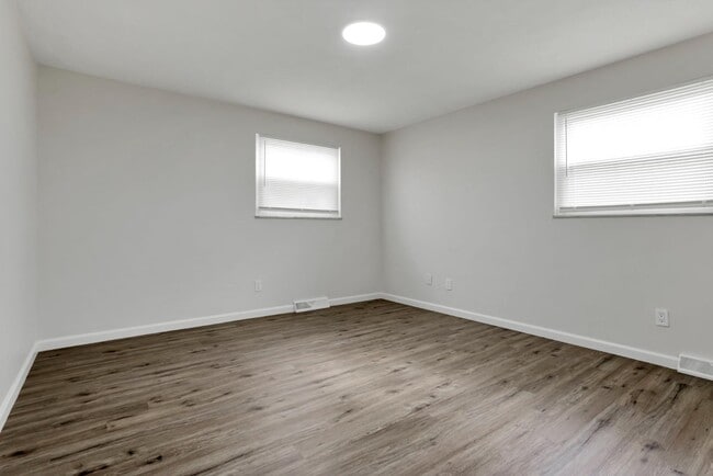 Building Photo - 3114 Kingswood Dr