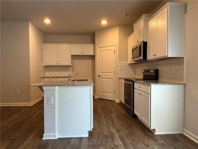 Building Photo - 472 Stoneybrook Dr
