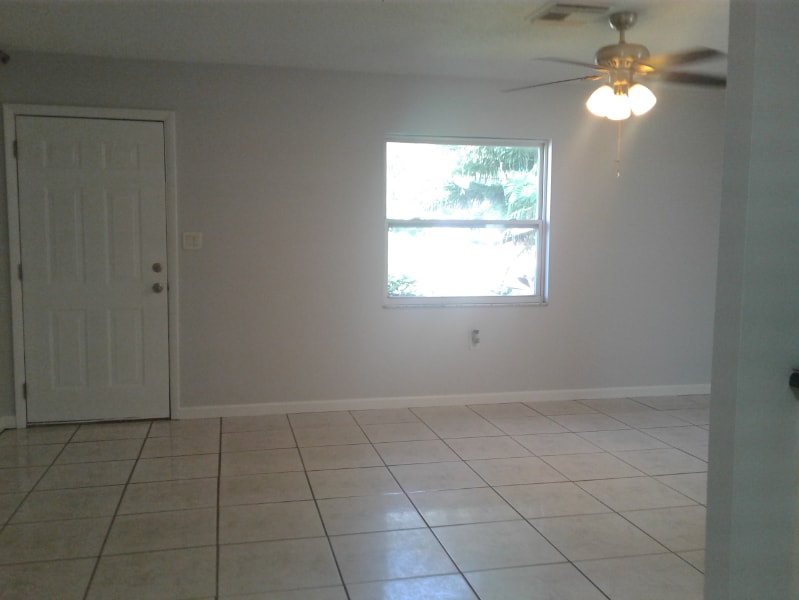 Building Photo - 906 Richwood Ln