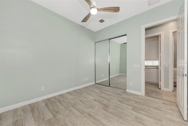 Building Photo - 13465 Bastiano St