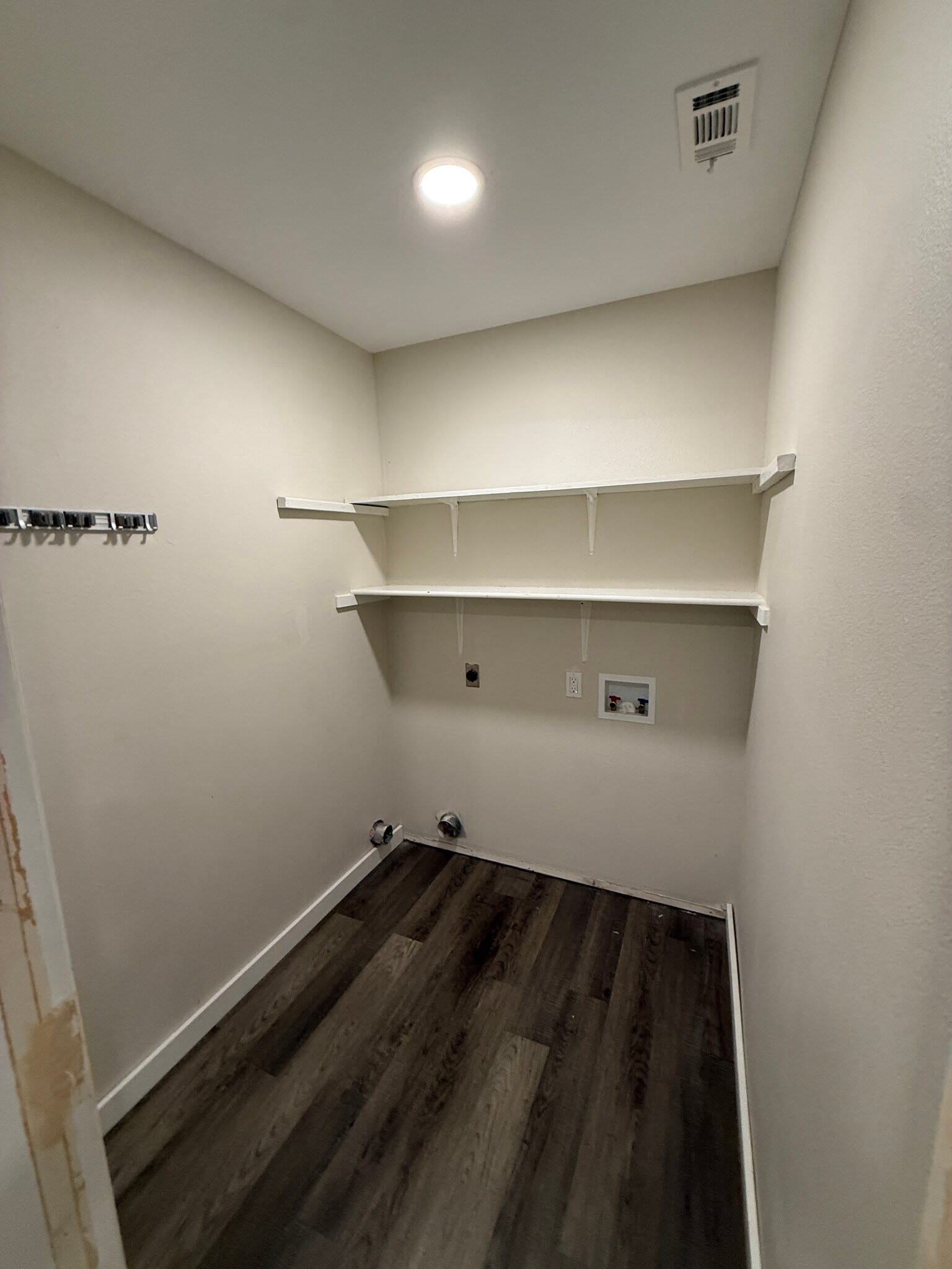Building Photo - 9142 Village Brown