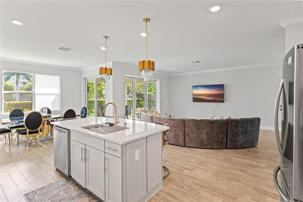 Building Photo - 4022 Large Leaf Ln