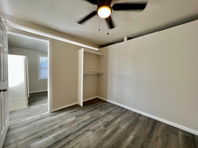 Building Photo - 1205 Milam St