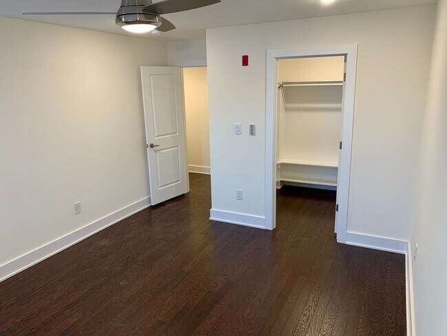 Building Photo - Stunning 2-Bed Condo with Private Roof Deck in Norris Square! Available mid-July!