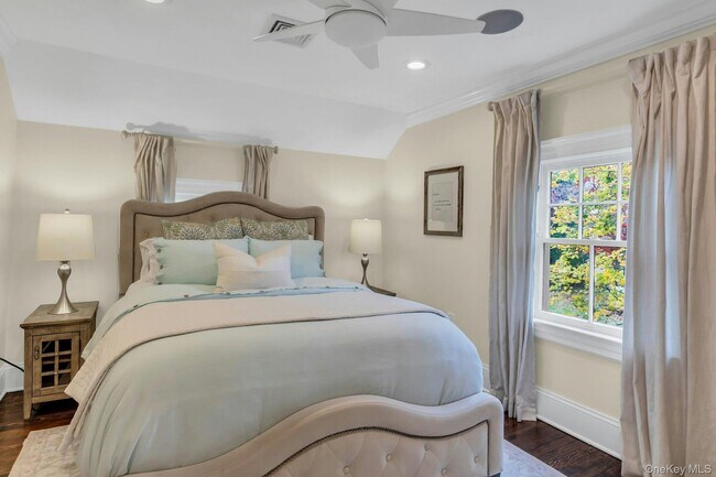 Building Photo - 105 Academy St