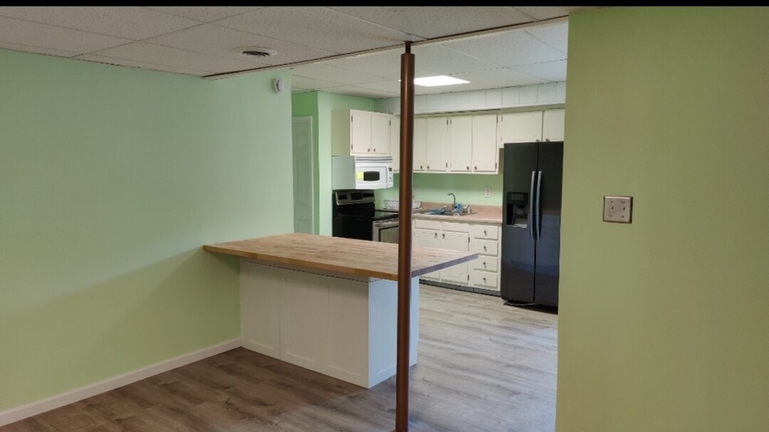 kitchen - 40 Serenity Ln
