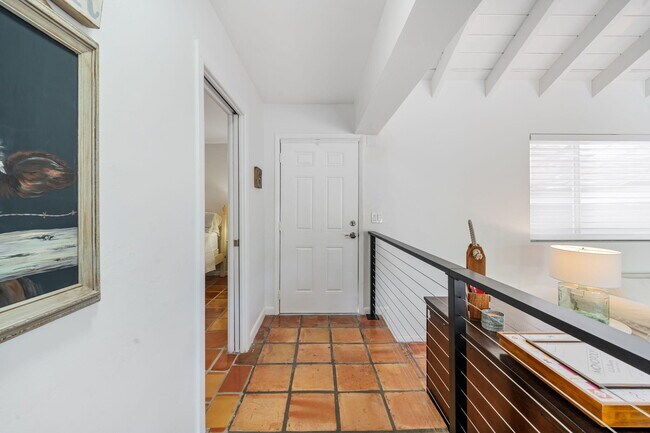 Building Photo - 49 River Dr