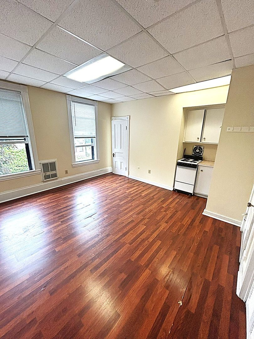 Building Photo - 46 N Prospect St