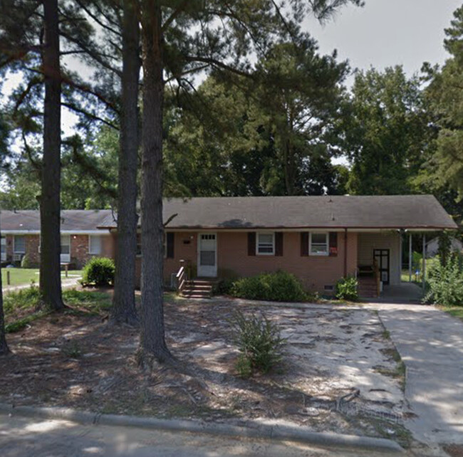 Primary Photo - 909 Anthony St W