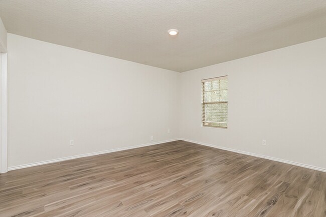 Building Photo - 8802 Scarlett Pl