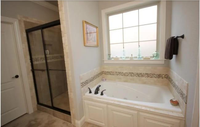 Building Photo - 1919 Sicily Ave