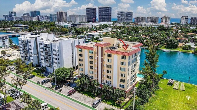 Building Photo - 9341 E Bay Harbor Dr