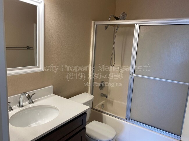 Building Photo - 7130 Shoreline Dr