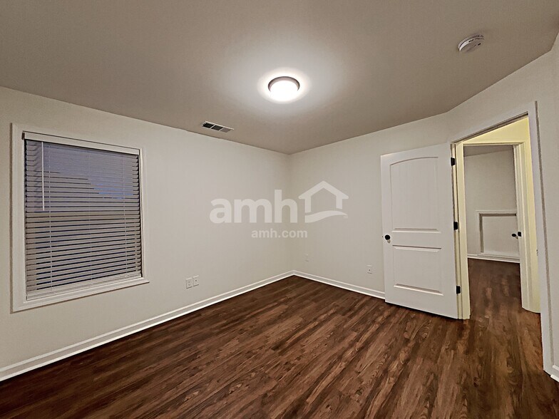 Building Photo - 1135 Blankets Creek Dr