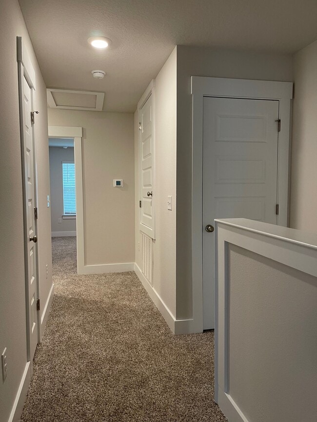 Building Photo - 1630 Iroquois Ct