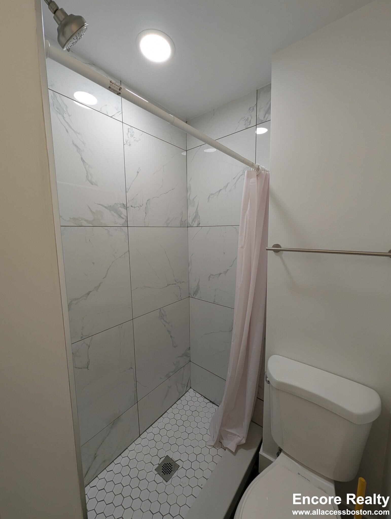 Building Photo - 24 Phillips St