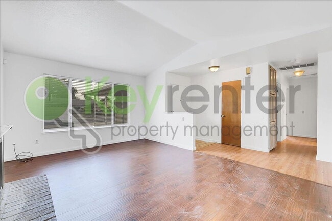 Building Photo - 10 Dempster Ct