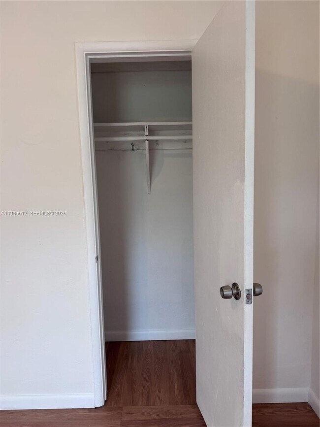 Building Photo - 520 NE 82nd Terrace