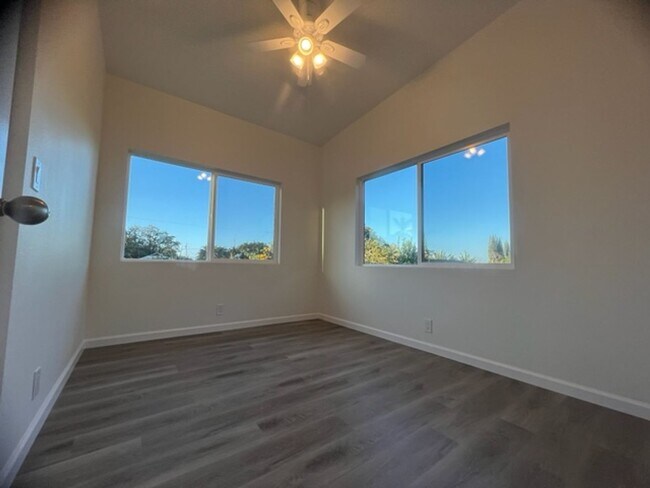 Building Photo - 837 Kili Pl